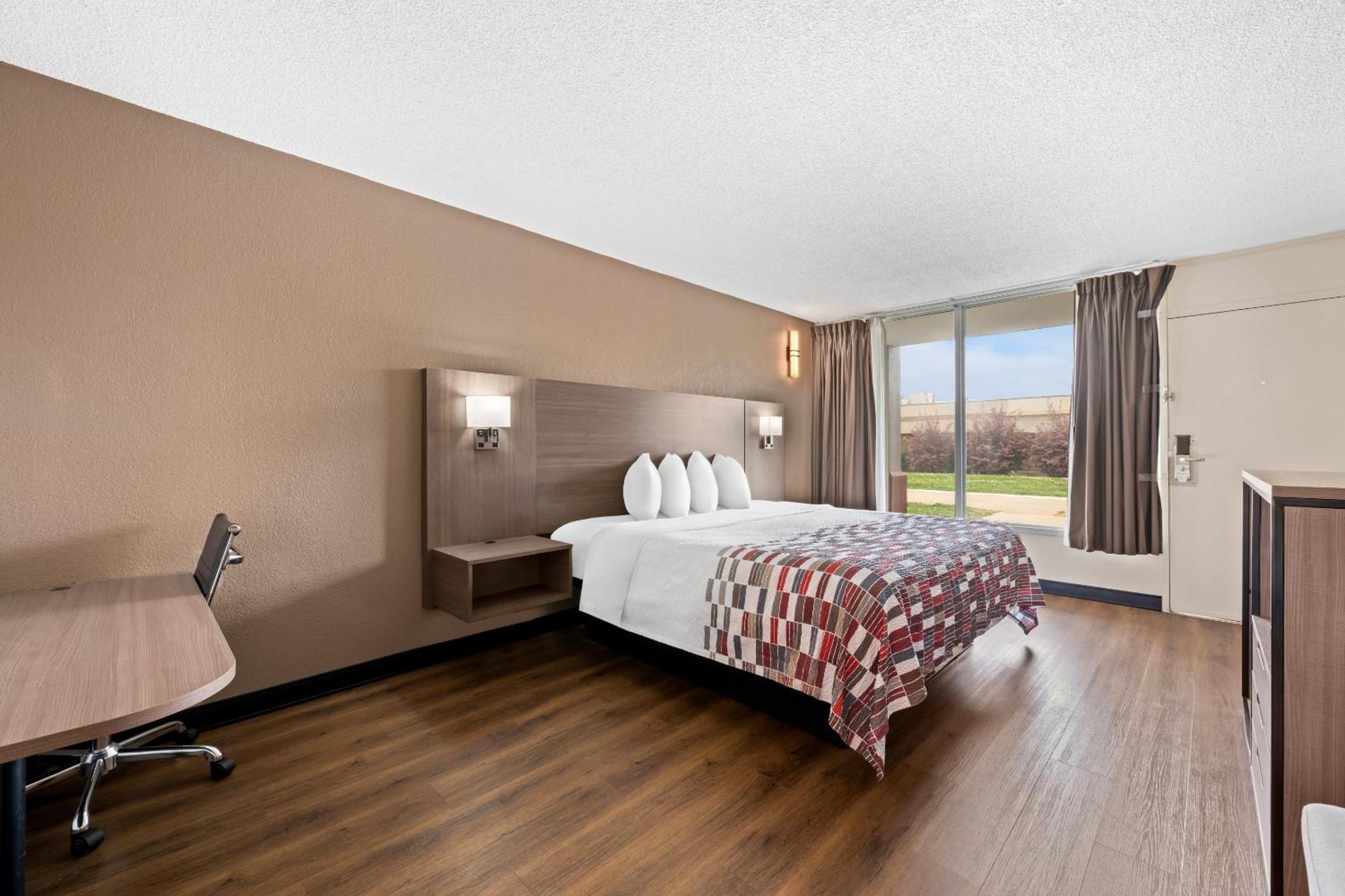 Red Roof Inn Charlotte - Airport מראה חיצוני תמונה