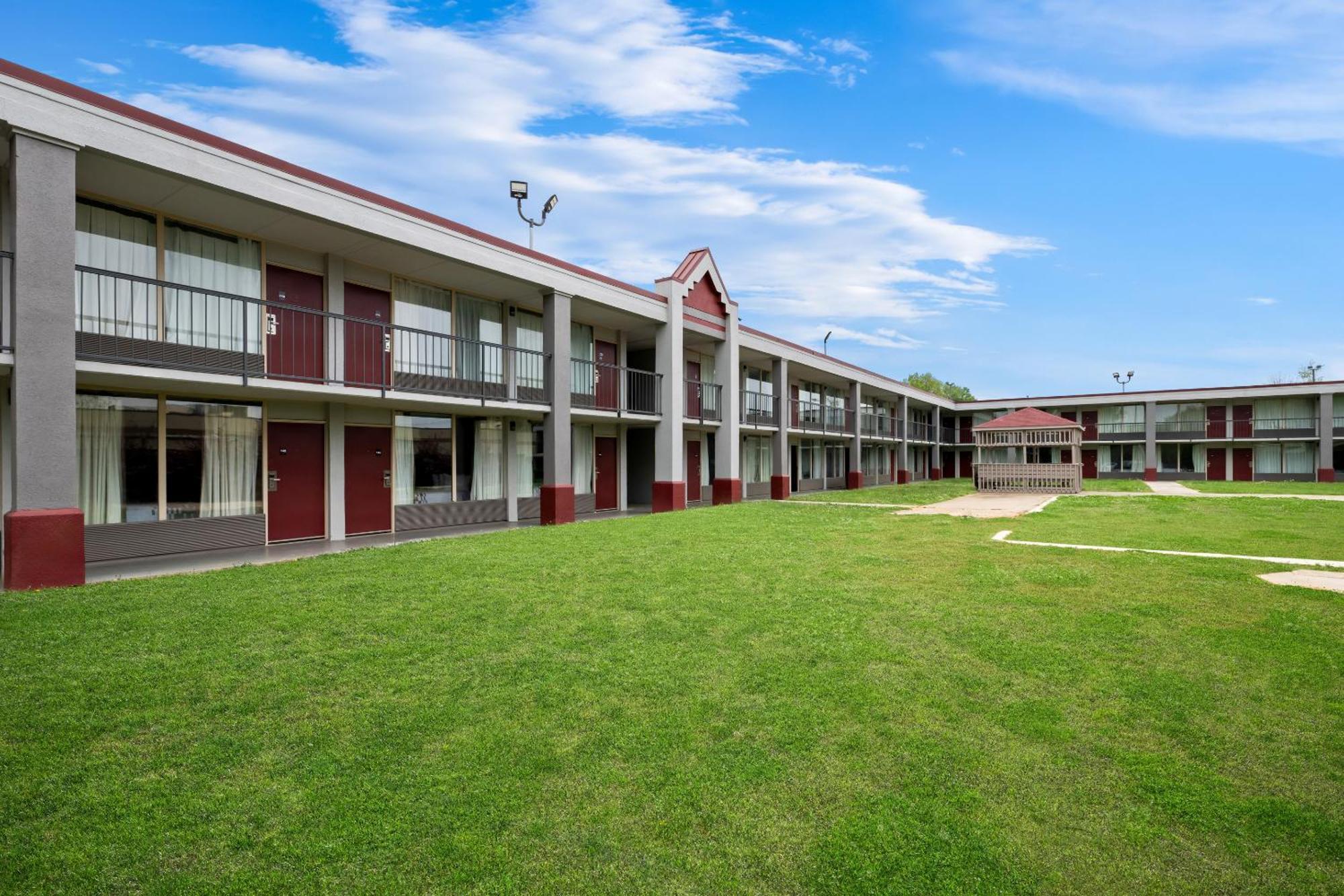 Red Roof Inn Charlotte - Airport מראה חיצוני תמונה