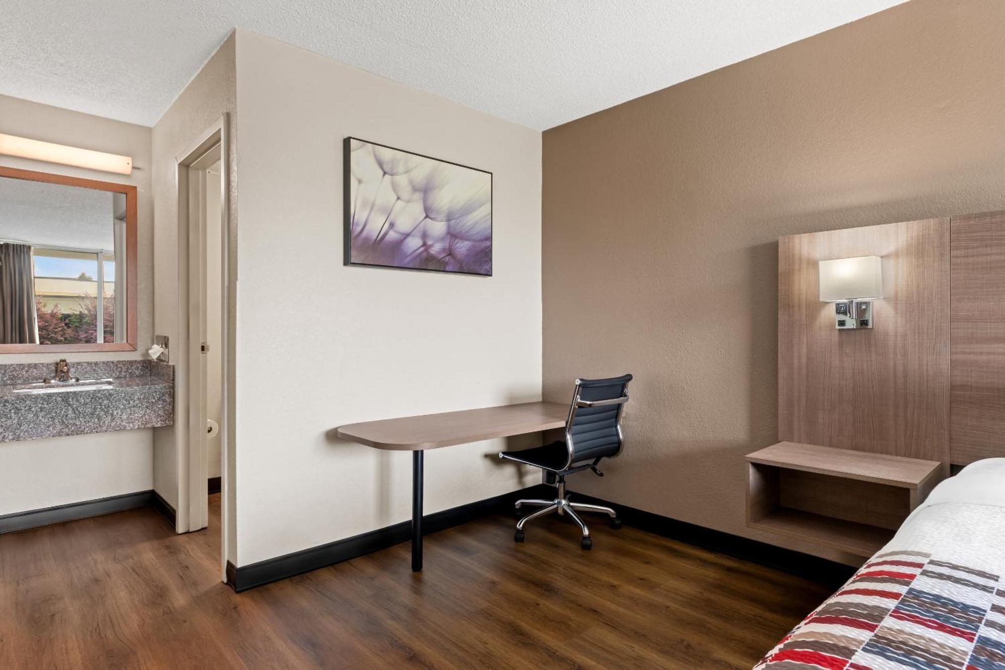 Red Roof Inn Charlotte - Airport מראה חיצוני תמונה