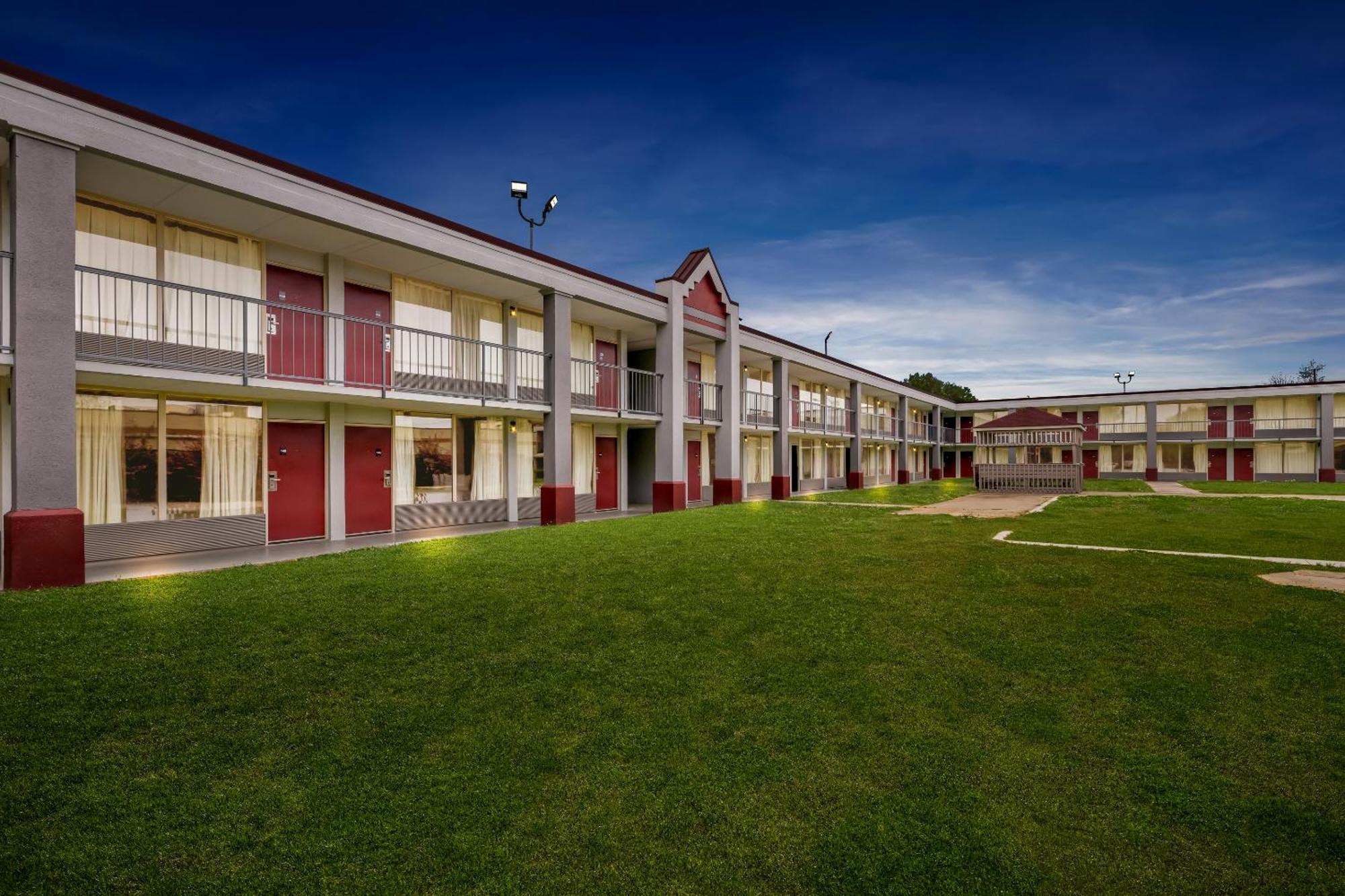 Red Roof Inn Charlotte - Airport מראה חיצוני תמונה