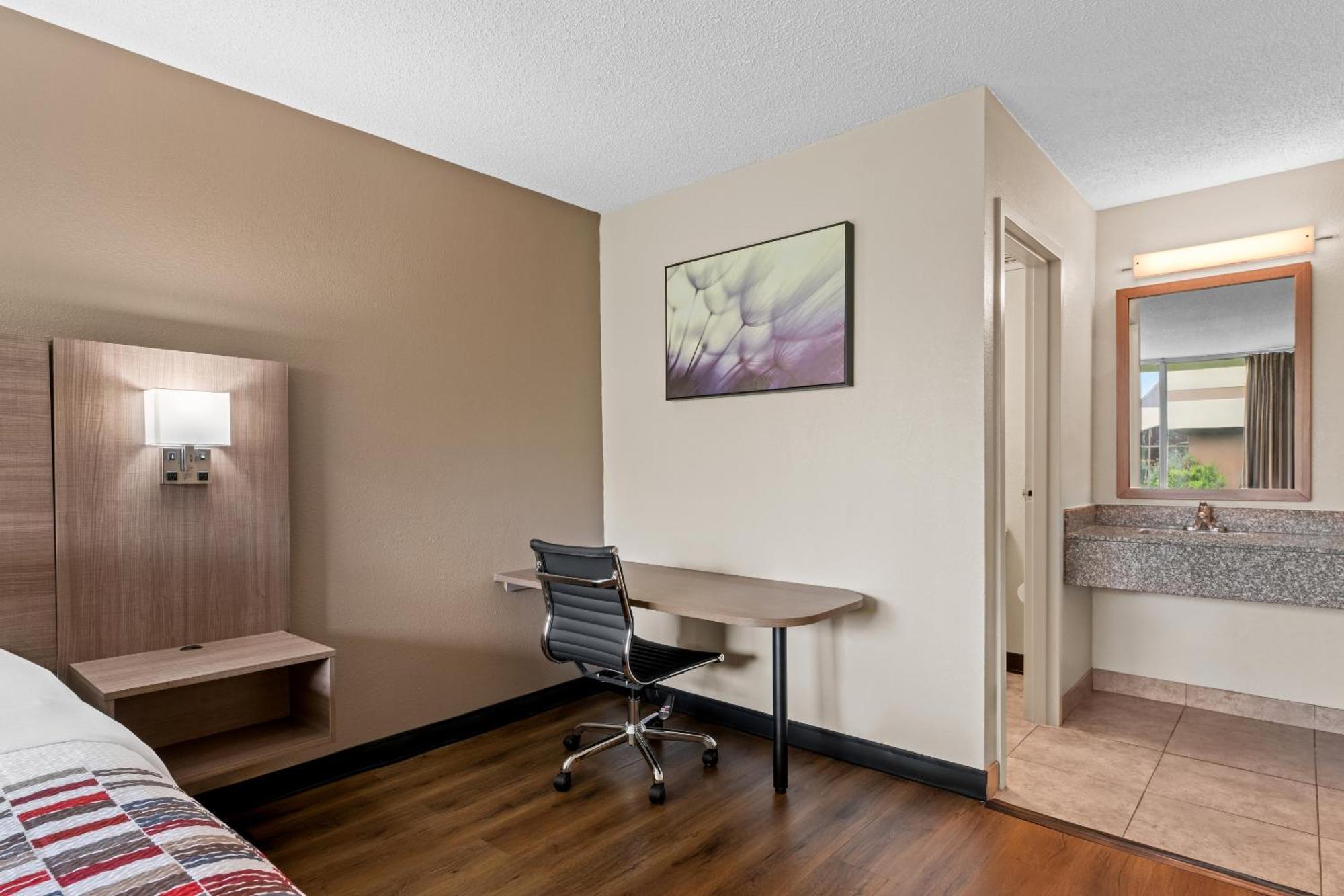 Red Roof Inn Charlotte - Airport מראה חיצוני תמונה