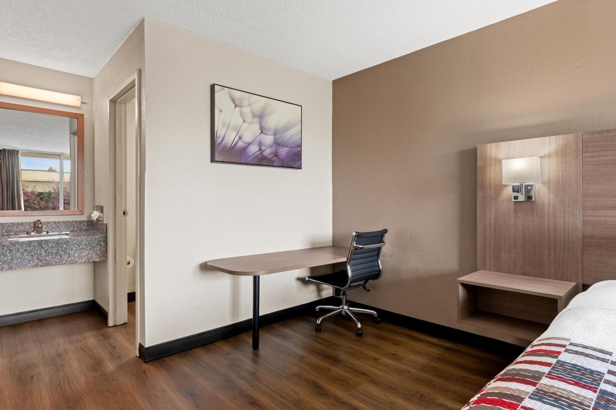 Red Roof Inn Charlotte - Airport מראה חיצוני תמונה